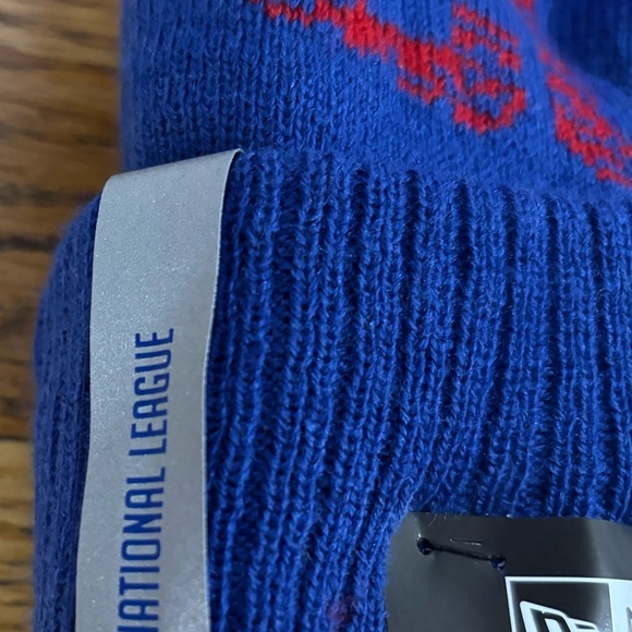 New Era Adult Chicago Cubs Red and Blue Pom Beanie hat - Picture 3 of 8